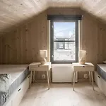 4 Bedroom Lovely In